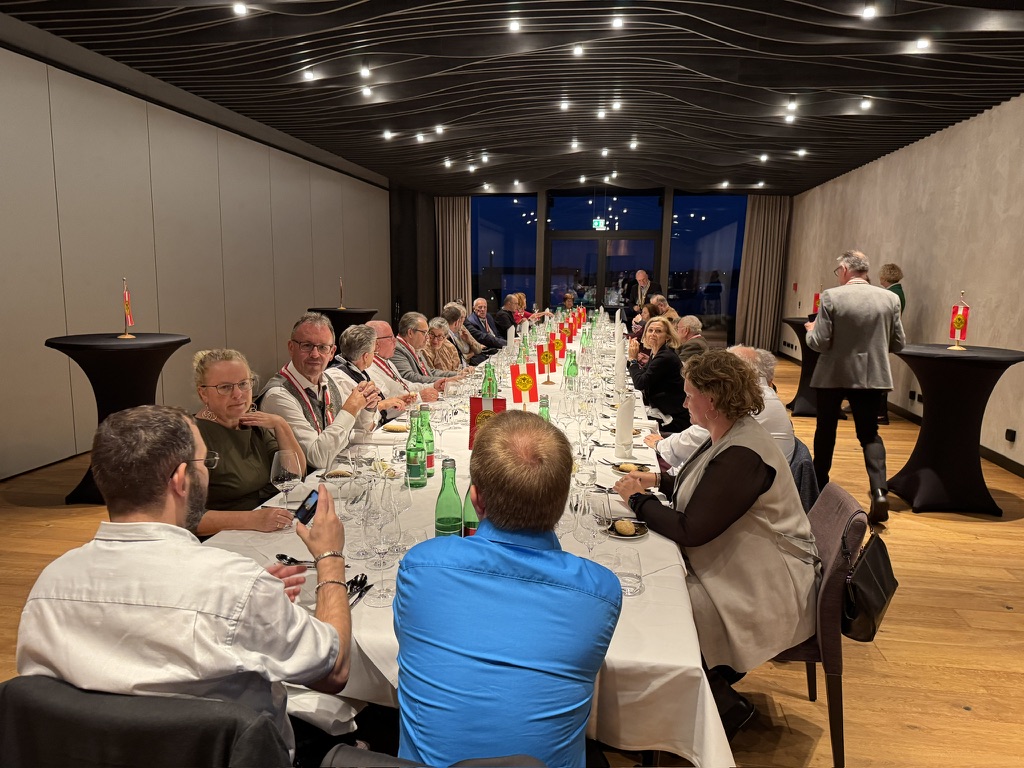 8B5C5612 CE39 4231 B058 5583AC4DF215 1 105 C