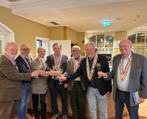 Mitgliederversammlung 2026 (S) Am 24.2.2026 fand die Mitgliederversammlung 2026 der Komturei Salzburg im Hubertushof in Anif statt. Auf der Tagesordnung standen Berichte des Komturs, Majordomus, Säckelwart und des Kassaprüfers.